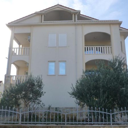 Apartment Adrijana Novaglia Esterno foto
