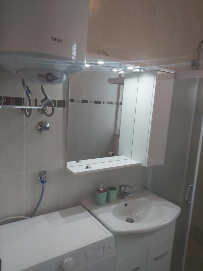 Apartment Adrijana Novaglia Esterno foto