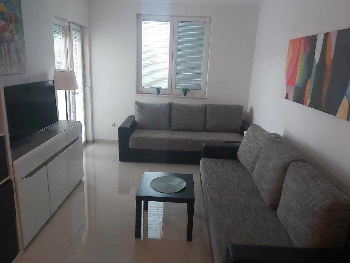 Apartment Adrijana Novaglia Esterno foto